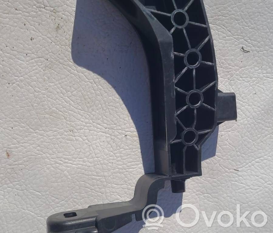 Radiator mount bracket   1334801,PGF30