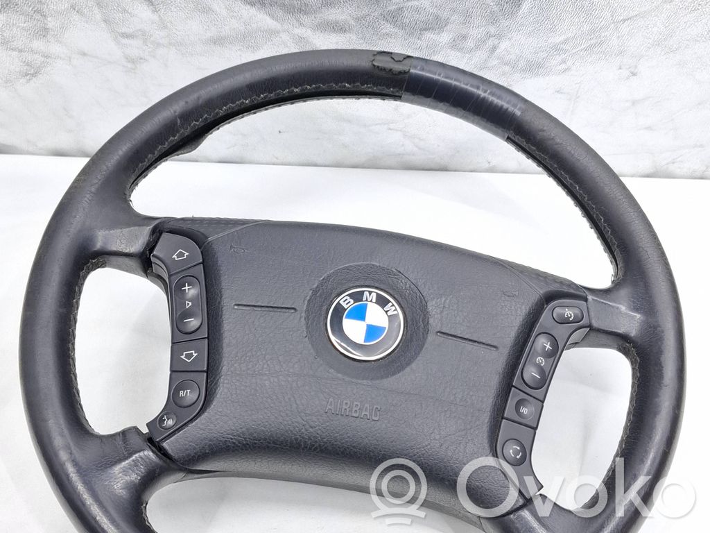 Steering wheel   3411790,6922854,101639,03740357,61611052A