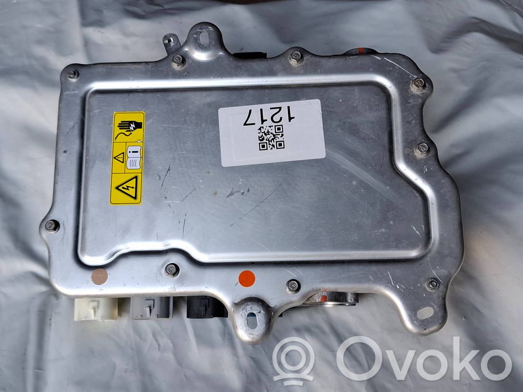 Inversor/convertidor de voltaje   104967800G