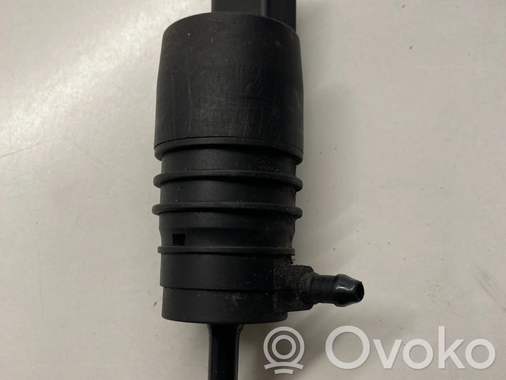 BMW 3 E90 E91 Headlight washer pump 