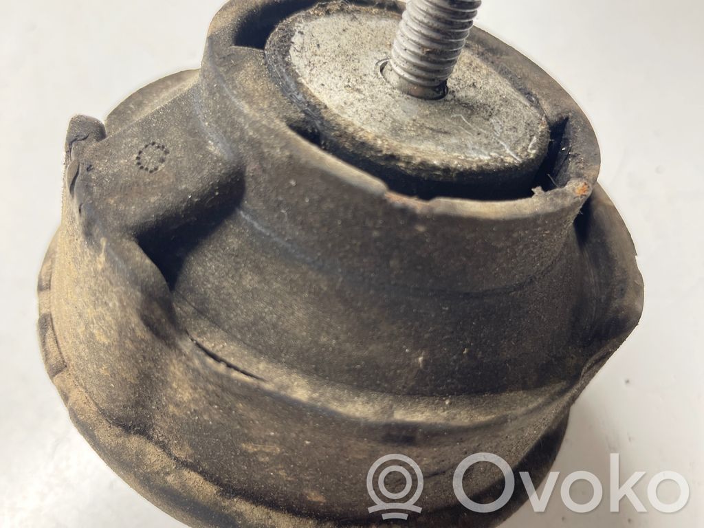 Engine mount bracket   1094813,22116785583