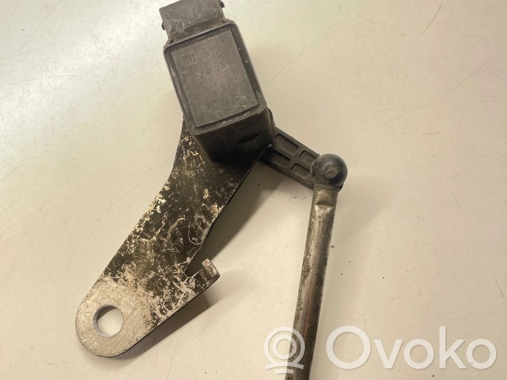 Headlight/headlamp level sensor   1093697,14105,37146784696