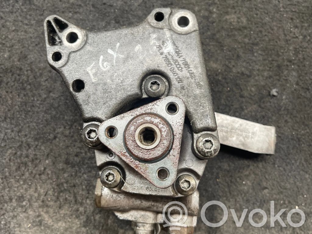 BMW 5 E60 E61 Ohjaustehostimen pumppu 