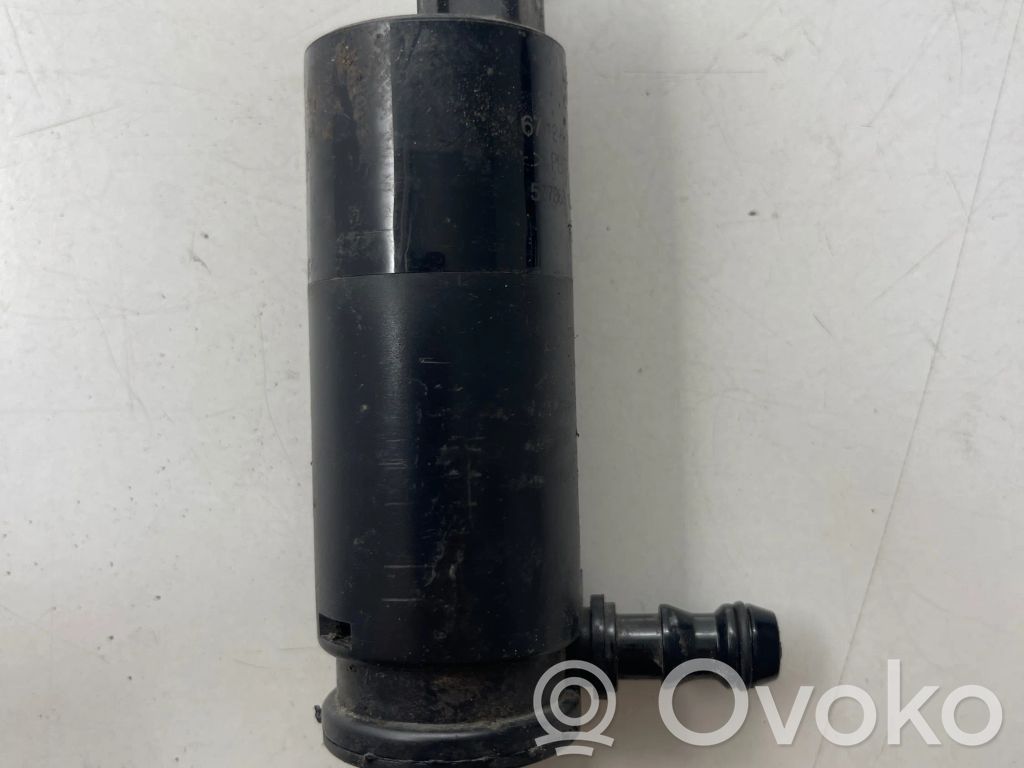 Pompe lave-phares   6973097,57786310,1108659,1112804,1209387,1J0955681,2M2113K082AA,3B0955681A,67120154875,67126973097,67128362157,67128377430,67128377613,YM2113K082BA