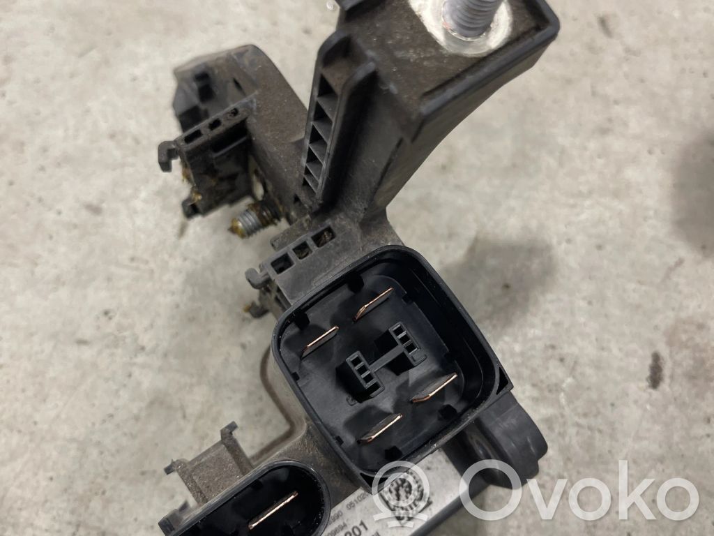 BMW 3 F30 F35 F31 Przekaźnik sterujący prądem 