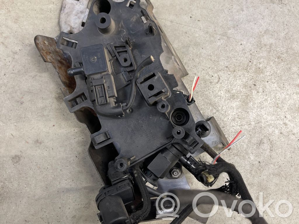 BMW 7 F01 F02 F03 F04 Muu moottoritilan osa 