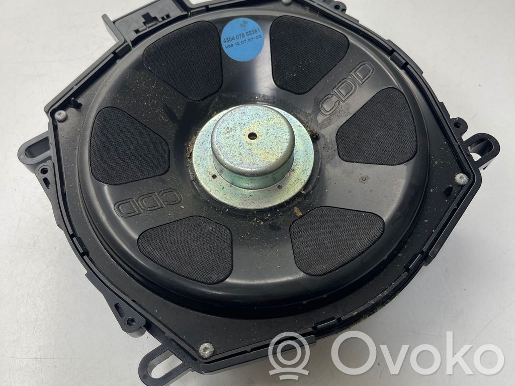 BMW X5 E70 Subwoofer 