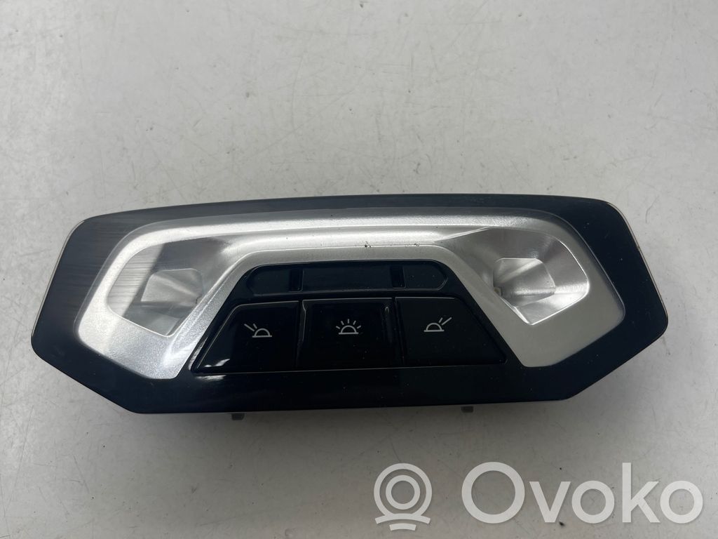 BMW 2 G42 Lampka podsufitki tylna 