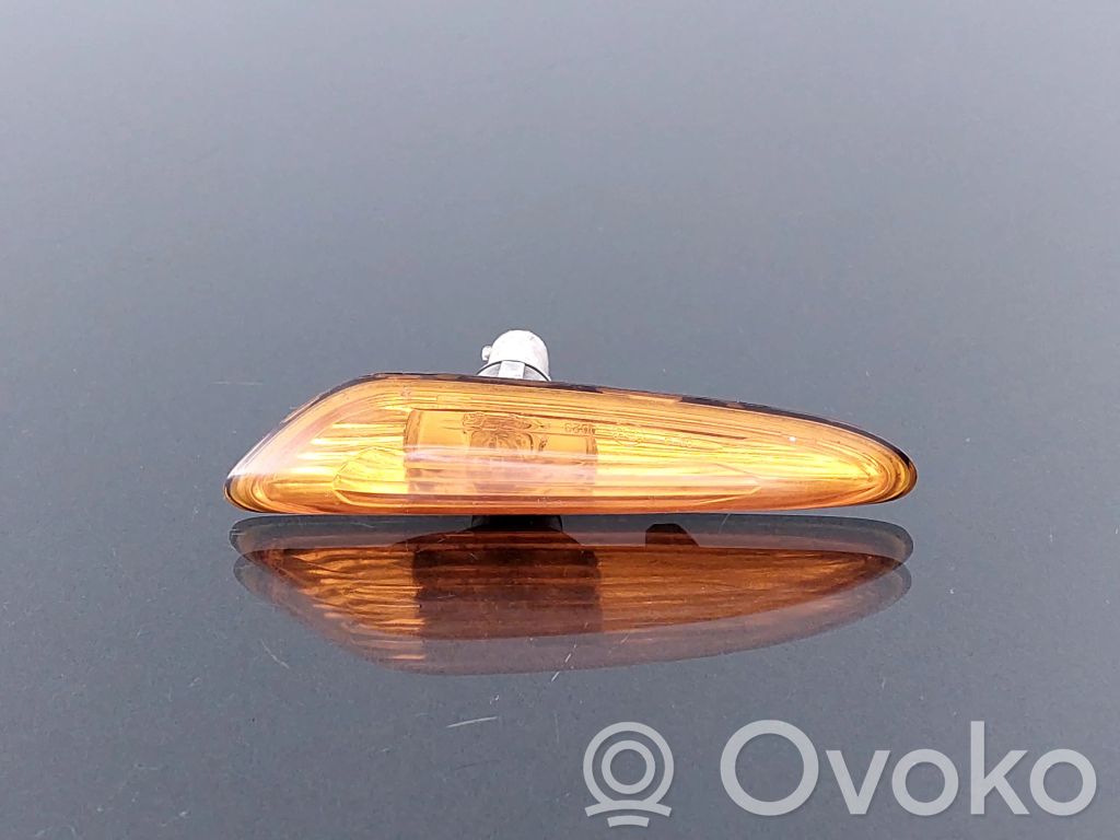BMW 3 E46 Front fender indicator light 