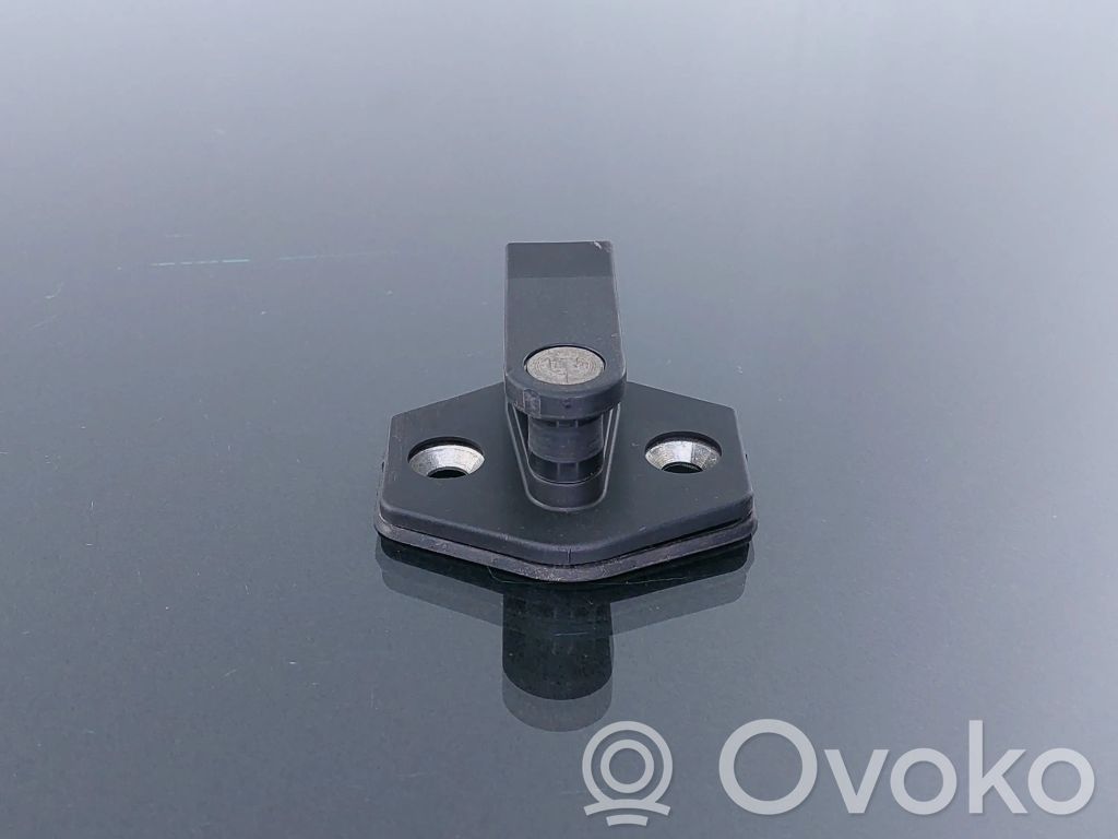BMW 7 E38 Rear door lock loop/hook striker 