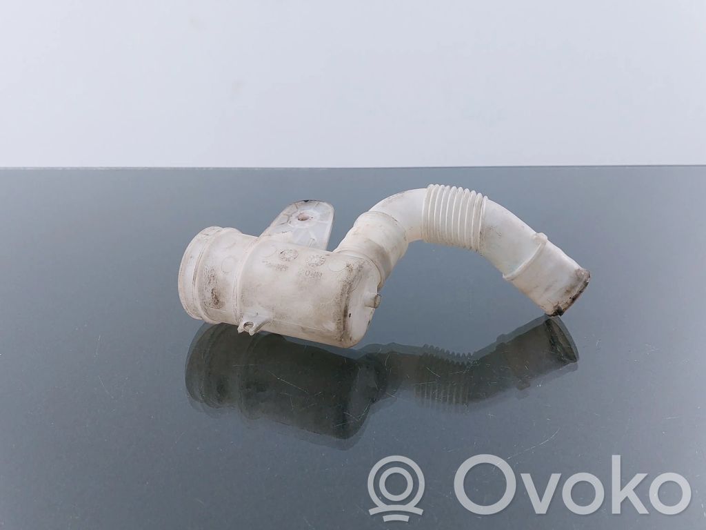 Volkswagen Golf IV Window washer liquid tank fill tube 