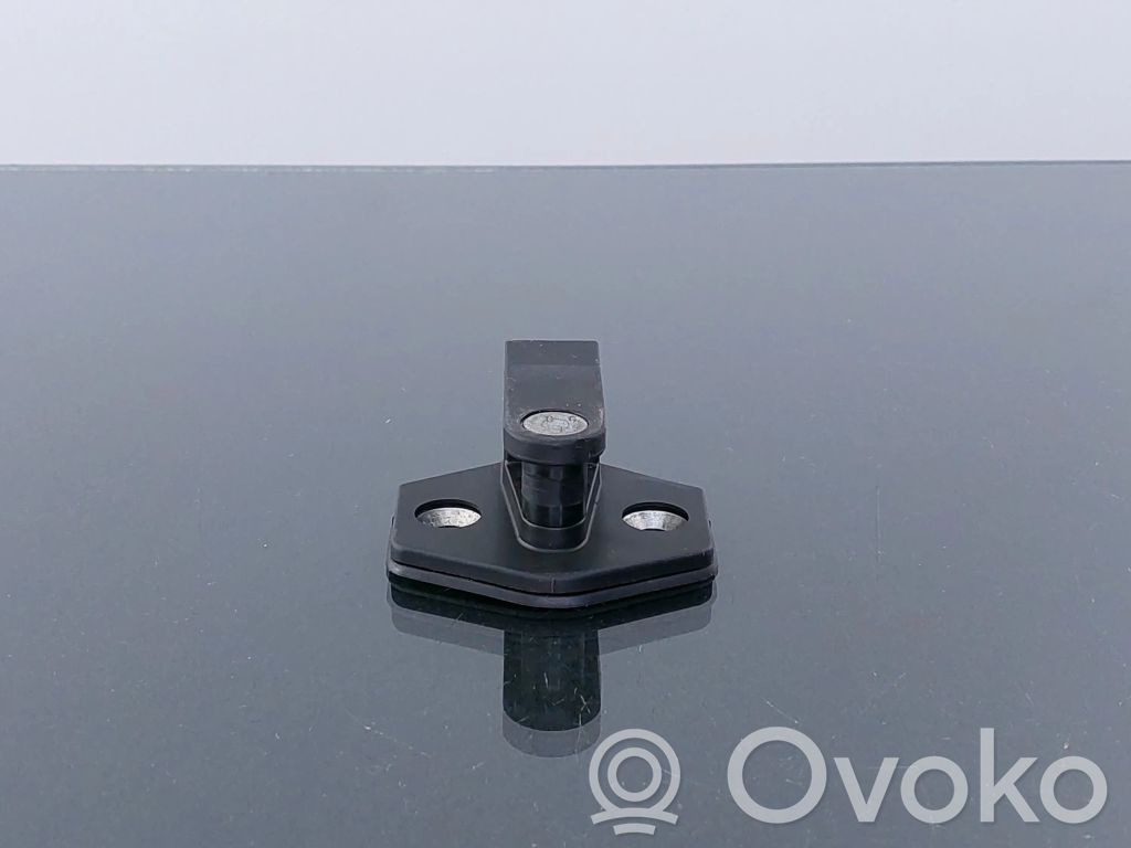 BMW 7 E38 Rear door lock loop/hook striker 