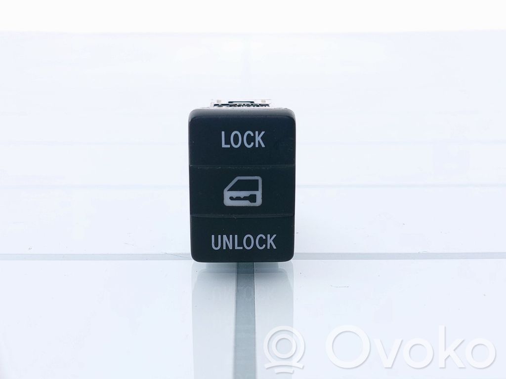 Nissan Pathfinder R51 Central locking switch button 