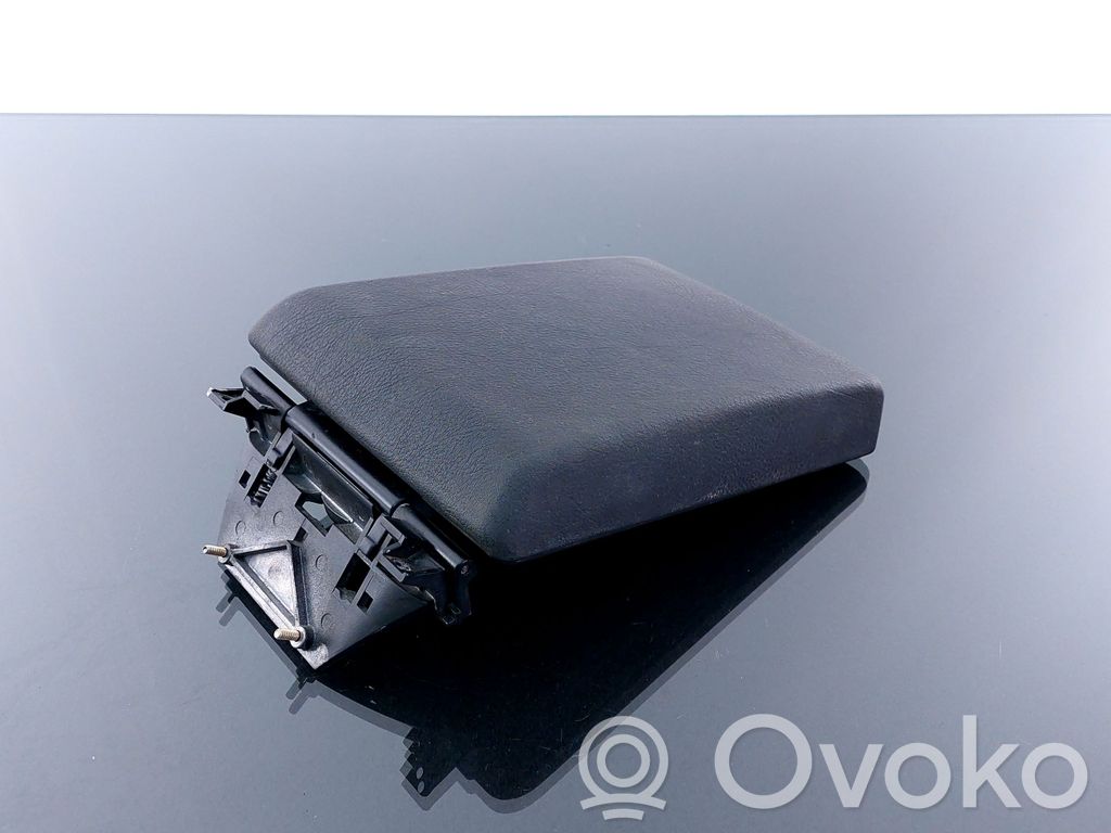 Armrest   8196936