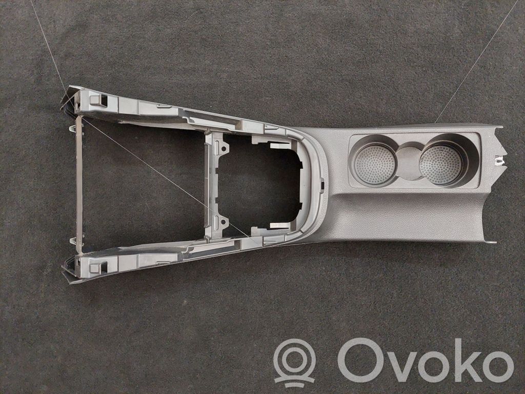 Volkswagen Golf VI Center console 