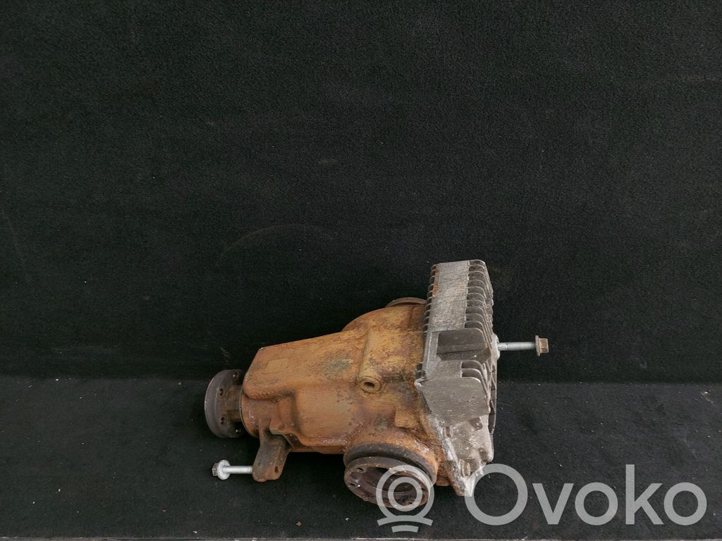 BMW 7 E65 E66 Galinis reduktorius 