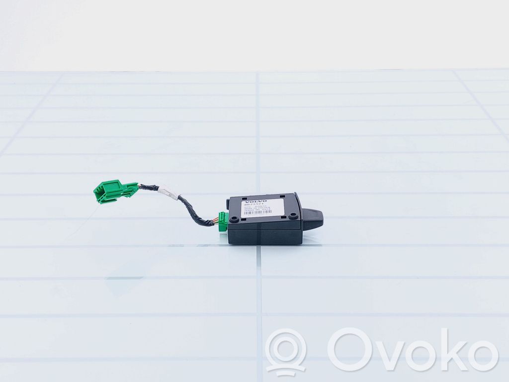 GPS navigation control unit/module   8673121,30679559