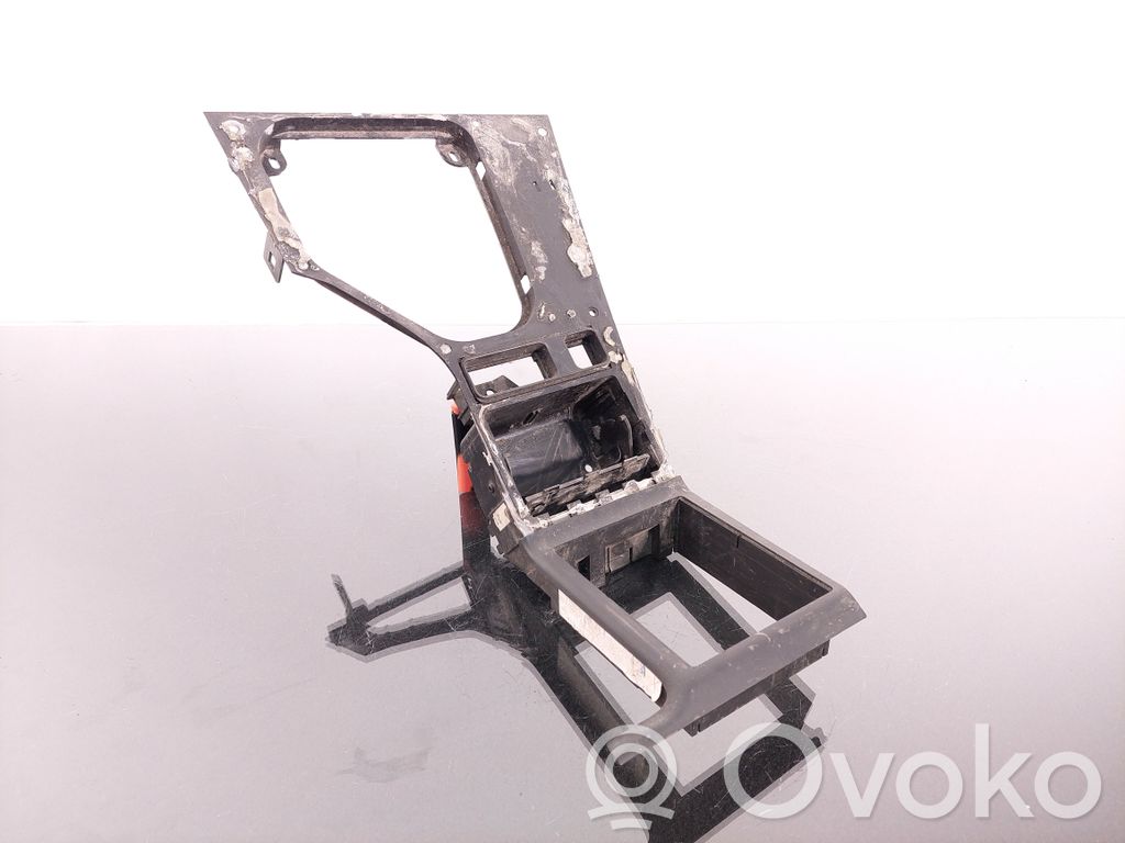 BMW 5 E39 Pavarų perjungimo svirties apdaila (plastikinė) 