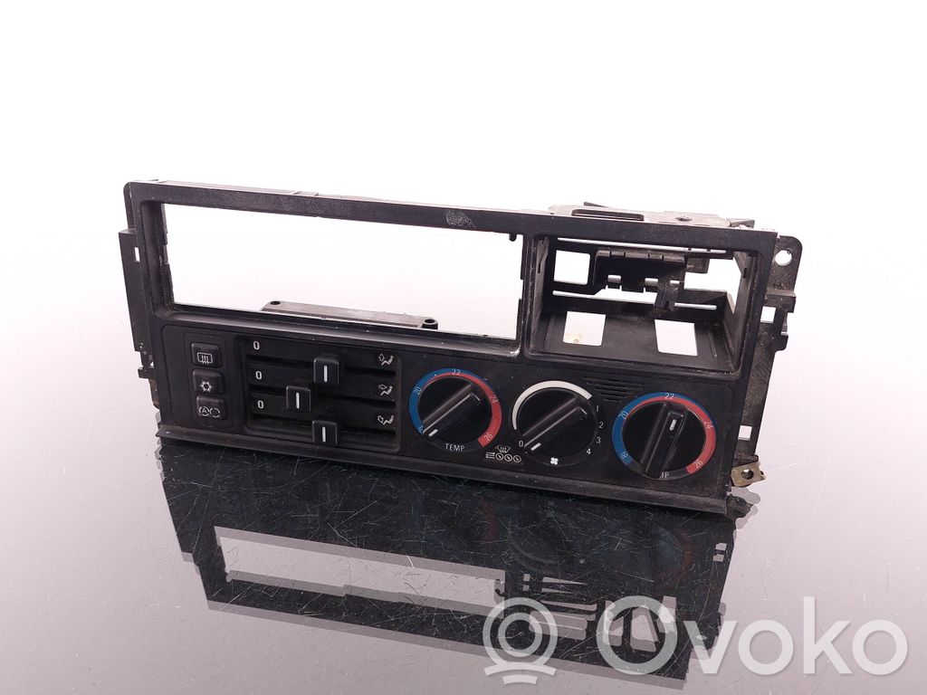 BMW 5 E34 Climate control unit 