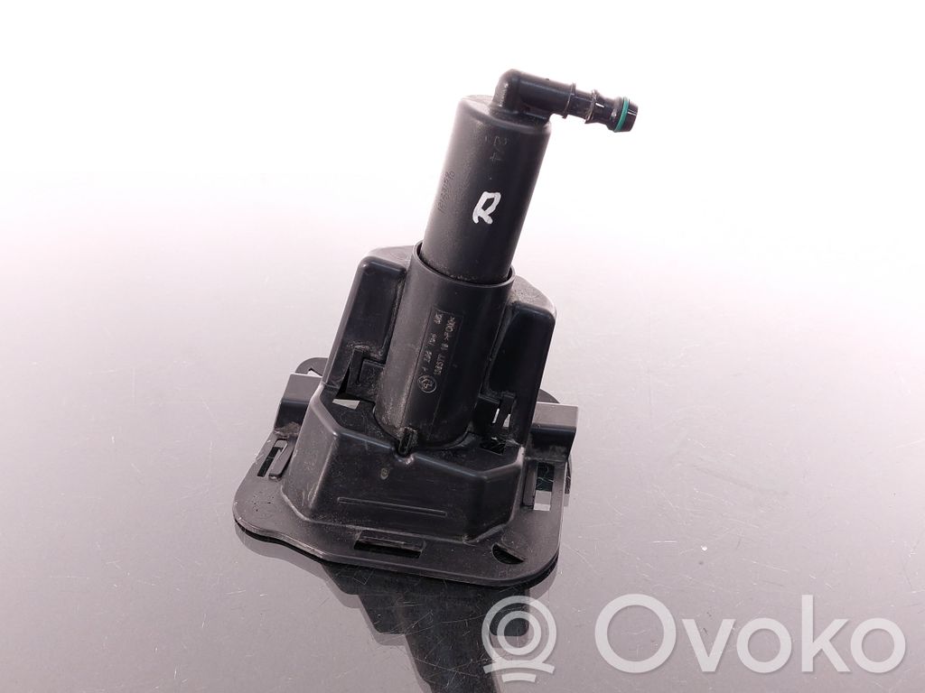 BMW X5 E70 Headlight washer spray nozzle 
