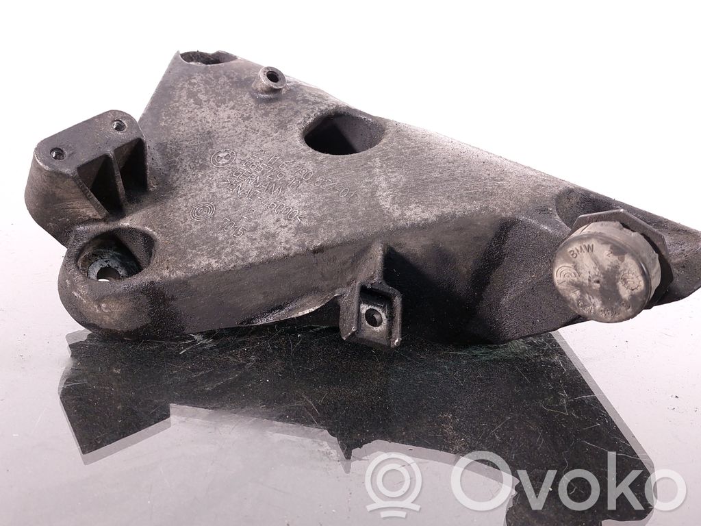 BMW X5 E70 Engine mounting bracket 