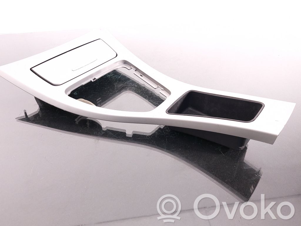 Center console   7118034,51167132376