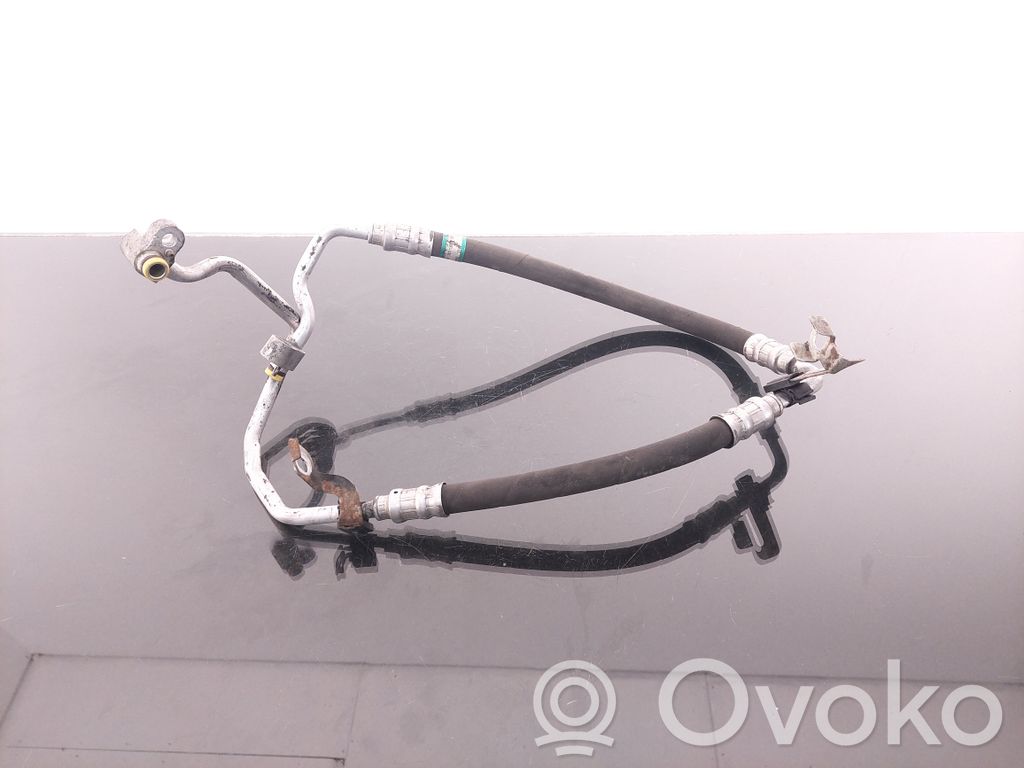 BMW 3 E90 E91 Ilmastointilaitteen putki (A/C) 