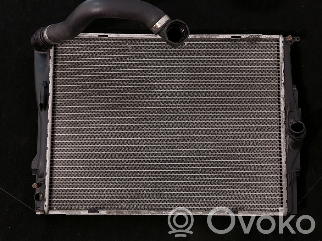 BMW 3 E90 E91 Coolant radiator 