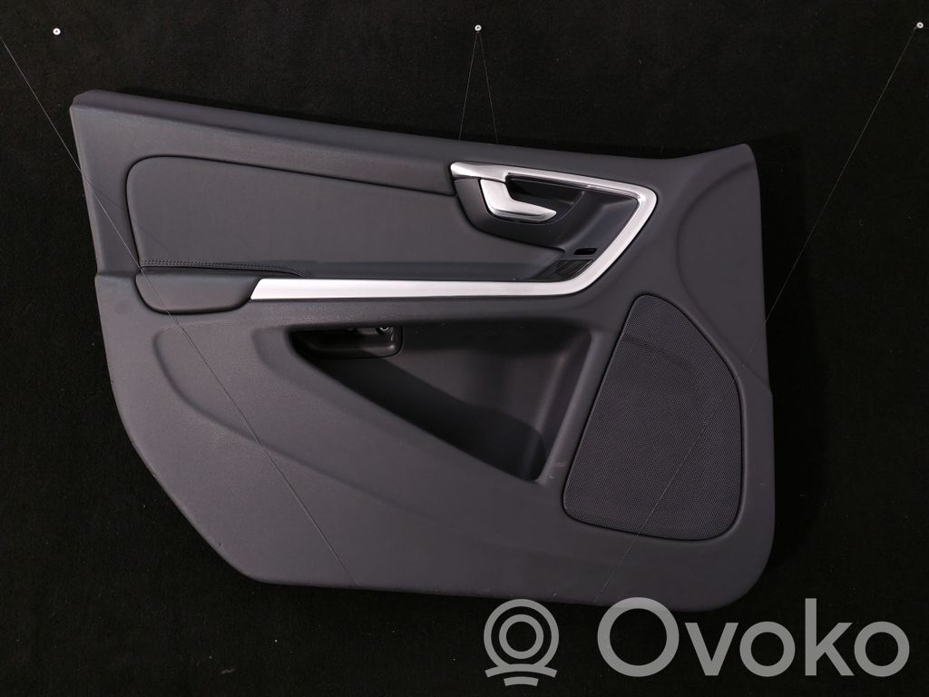 Volvo V60 Etuoven verhoilu 