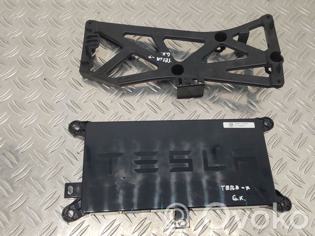 Tesla Model X Door control unit/module 