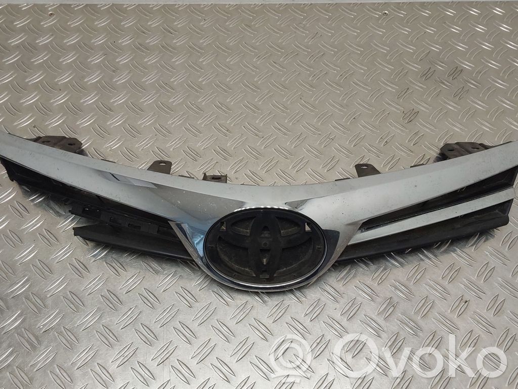 Toyota Corolla E160 E170 Maskownica / Grill / Atrapa górna chłodnicy 