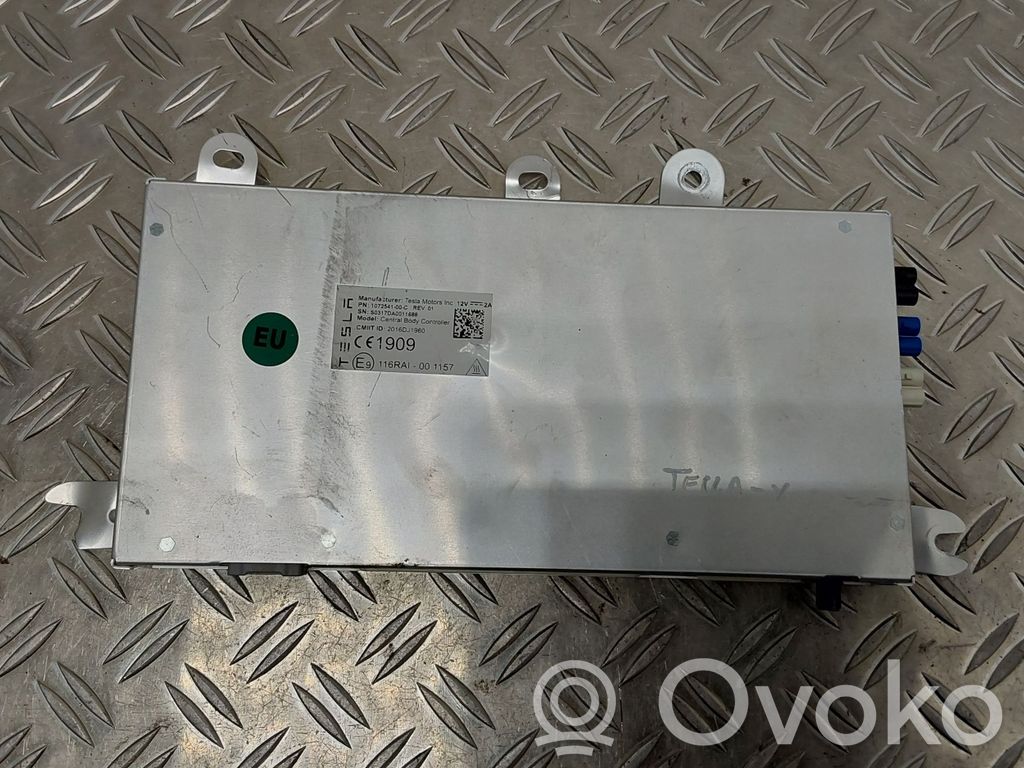 Tesla Model X Comfort/convenience module 