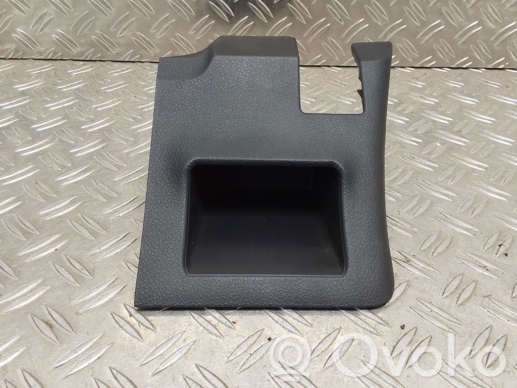Toyota Yaris Revestimiento de los botones de la parte inferior del panel 