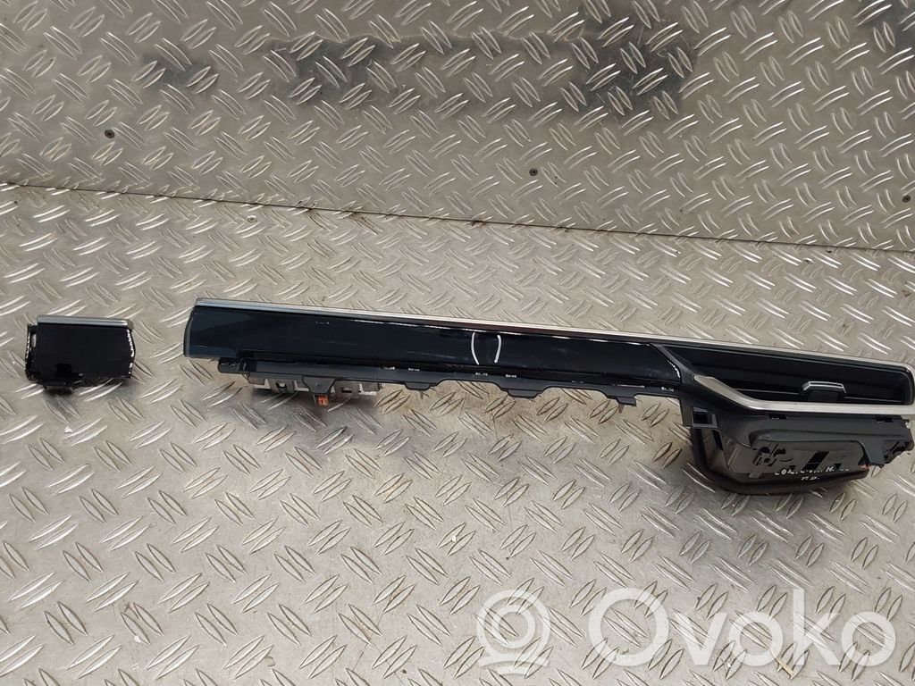 Toyota Corolla E210 E21 Kojelaudan sivutuuletussuuttimen kehys 
