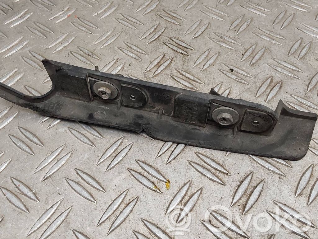 Toyota Yaris Priekšējais dubļusargs 