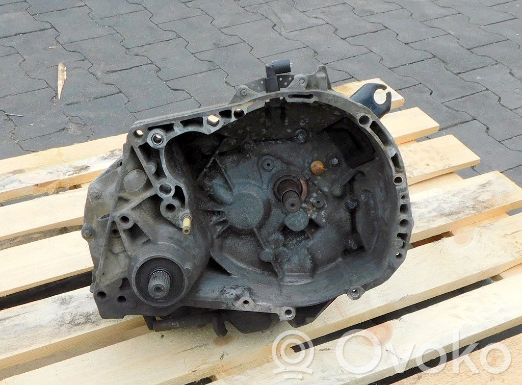 Renault Thalia I Manual 5 speed gearbox 