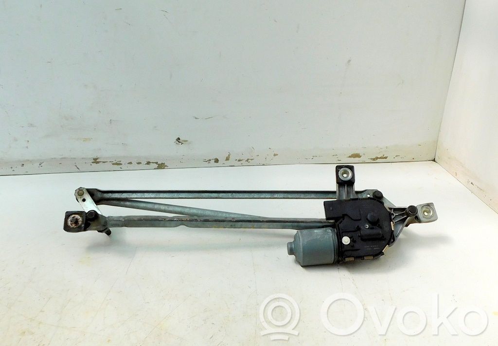 Volvo V70 Front wiper linkage and motor 