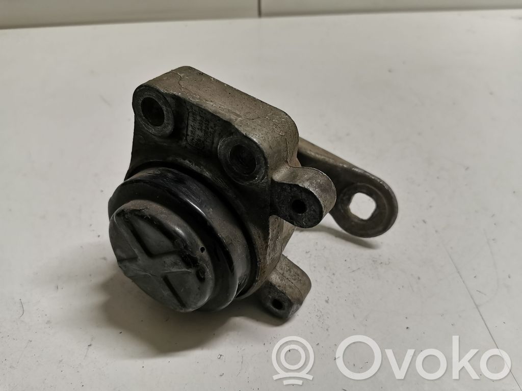 Ford Mondeo Mk III Engine mount bracket 