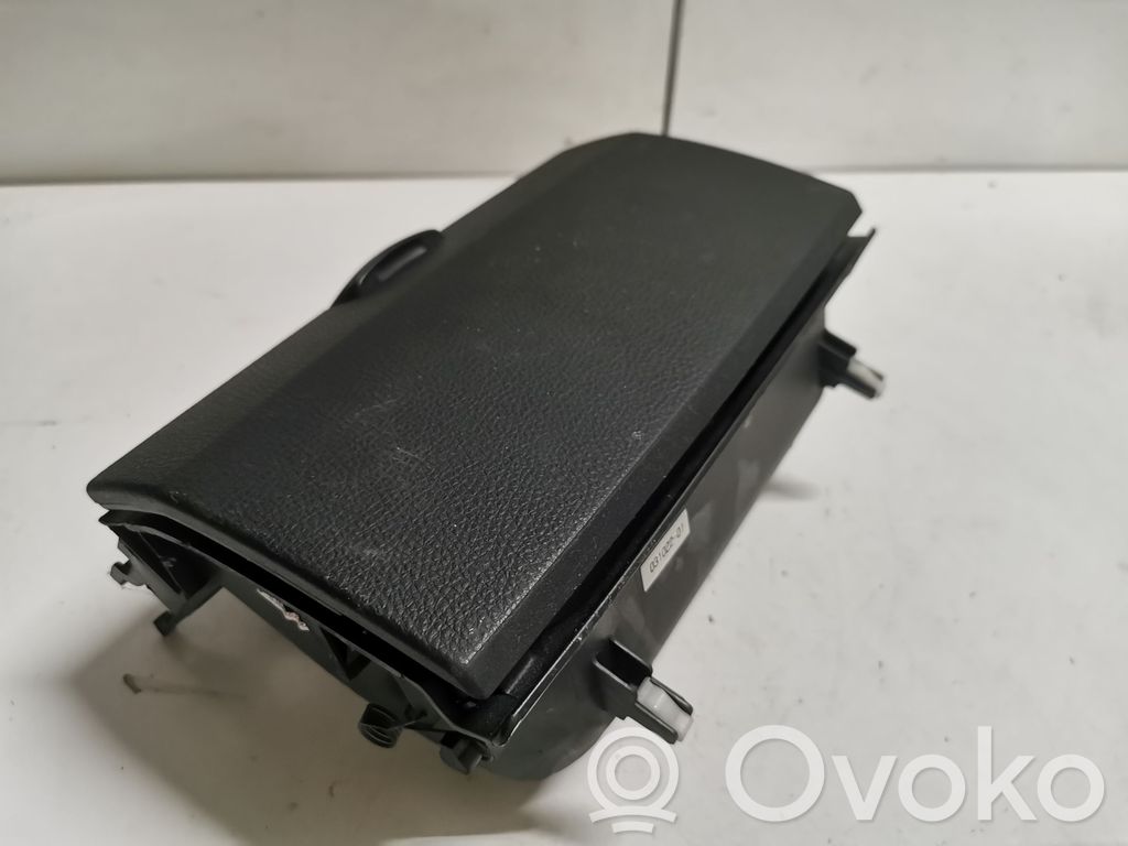 Mazda 6 Daiktadėžės (bordačioko) komplektas 