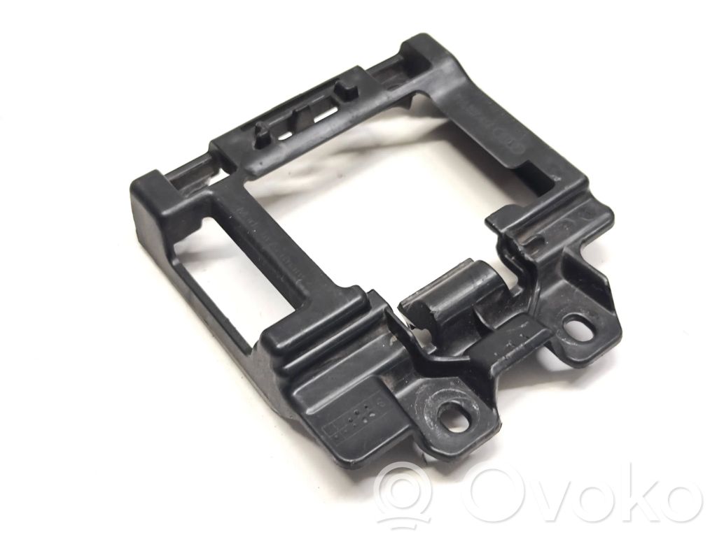 Audi Q2 - Soporte de sensor Distronic 