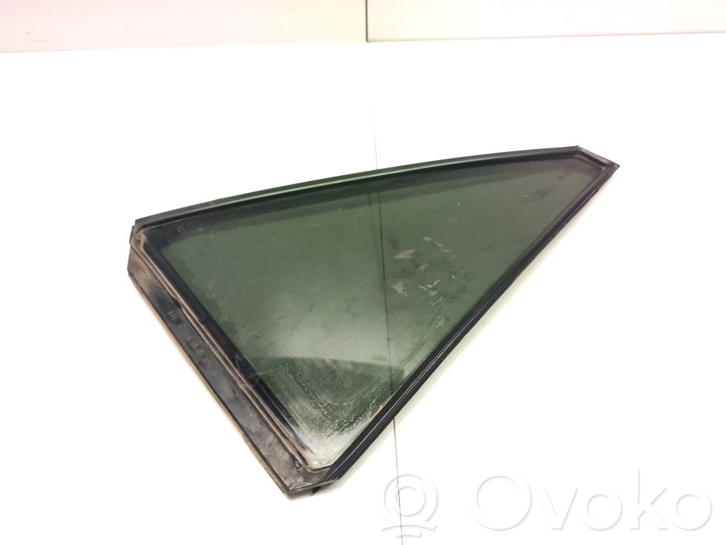 Ventanilla de ventilación de la puerta trasera   62284AL10A