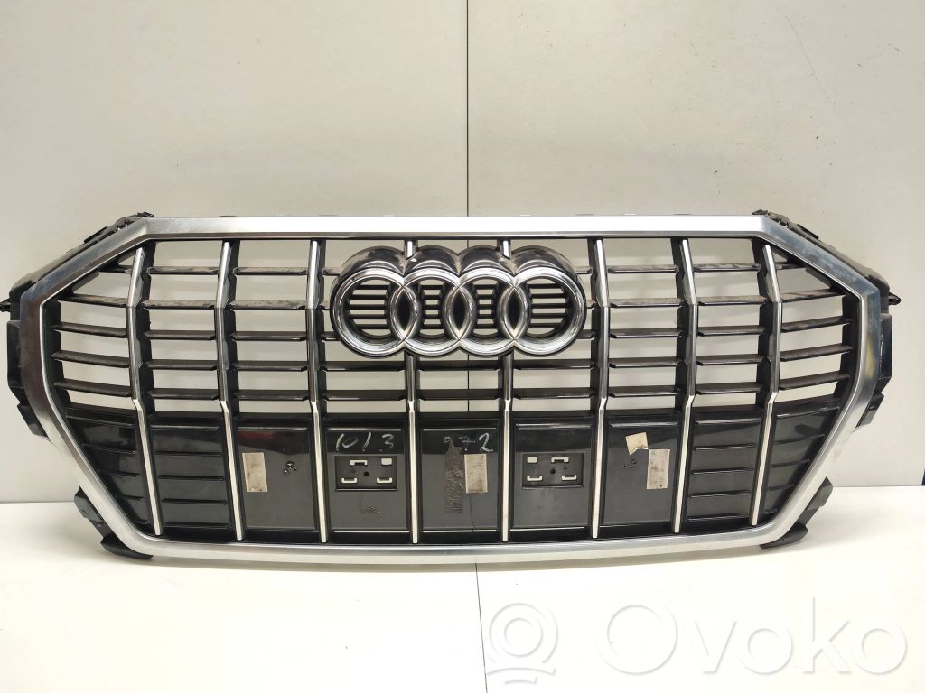 Audi Q3 F3 Maskownica / Grill / Atrapa górna chłodnicy 
