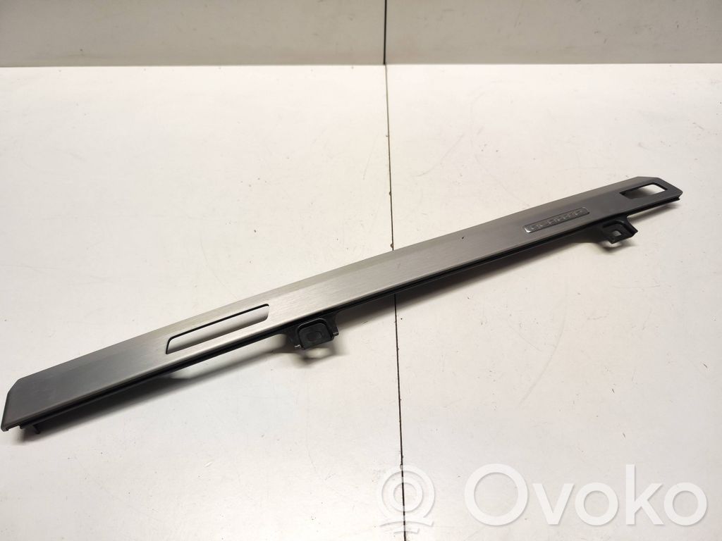 Audi Q7 4M Dashboard glove box trim 