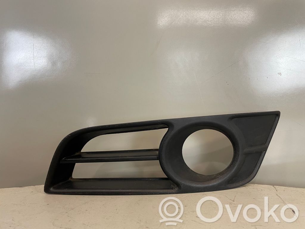 Toyota Corolla E120 E130 Etupuskurin alempi jäähdytinsäleikkö 