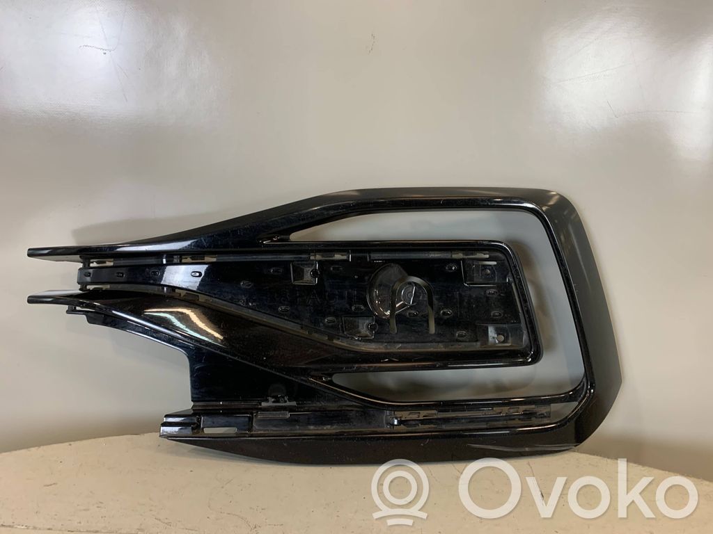 Volkswagen PASSAT B8 Kratka dolna zderzaka przedniego 