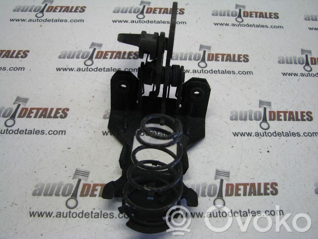 Mercedes-Benz E W210 Serrure de capot 