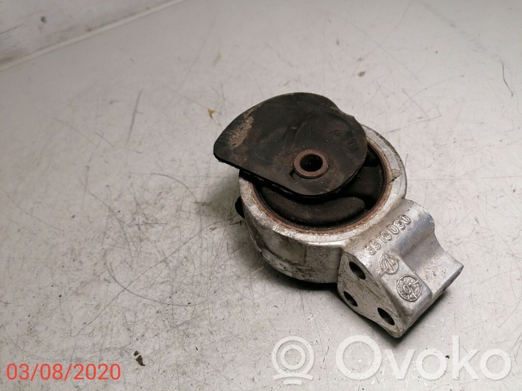 Mitsubishi Space Star Engine mount bracket 