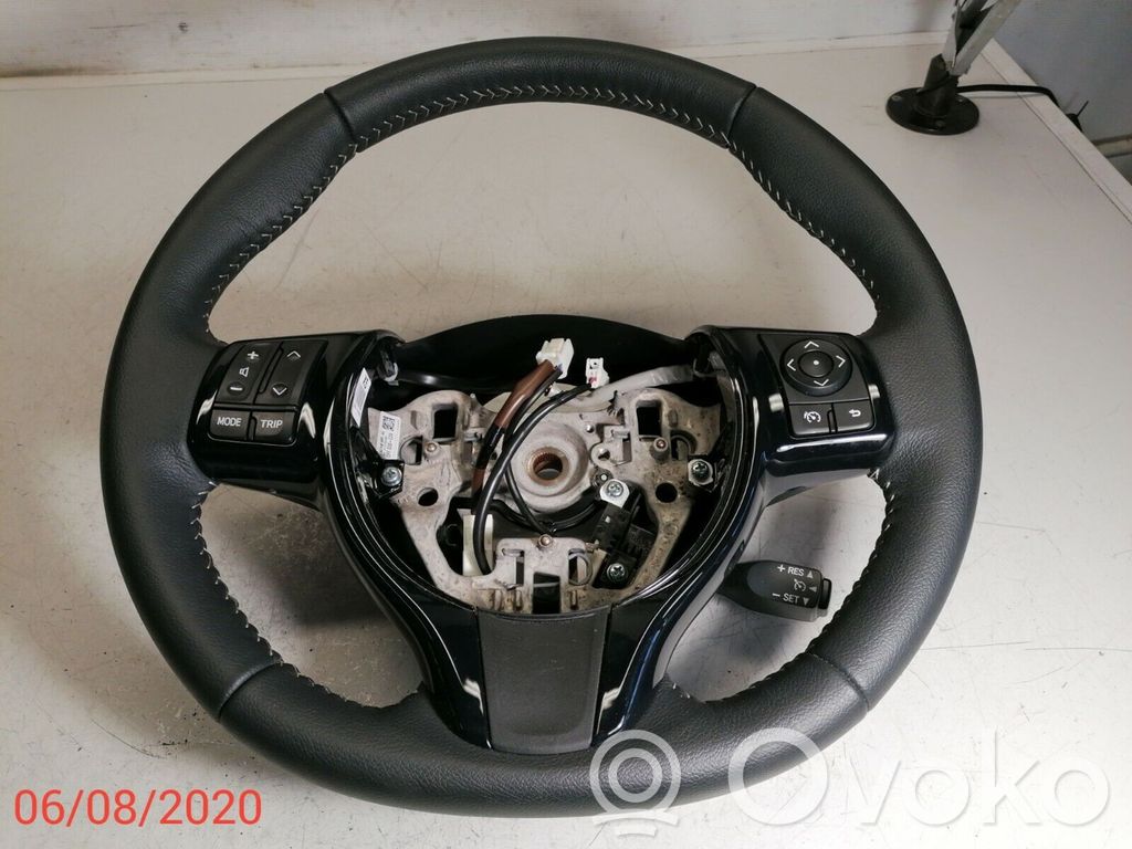 Toyota Yaris Ohjauspyörä 