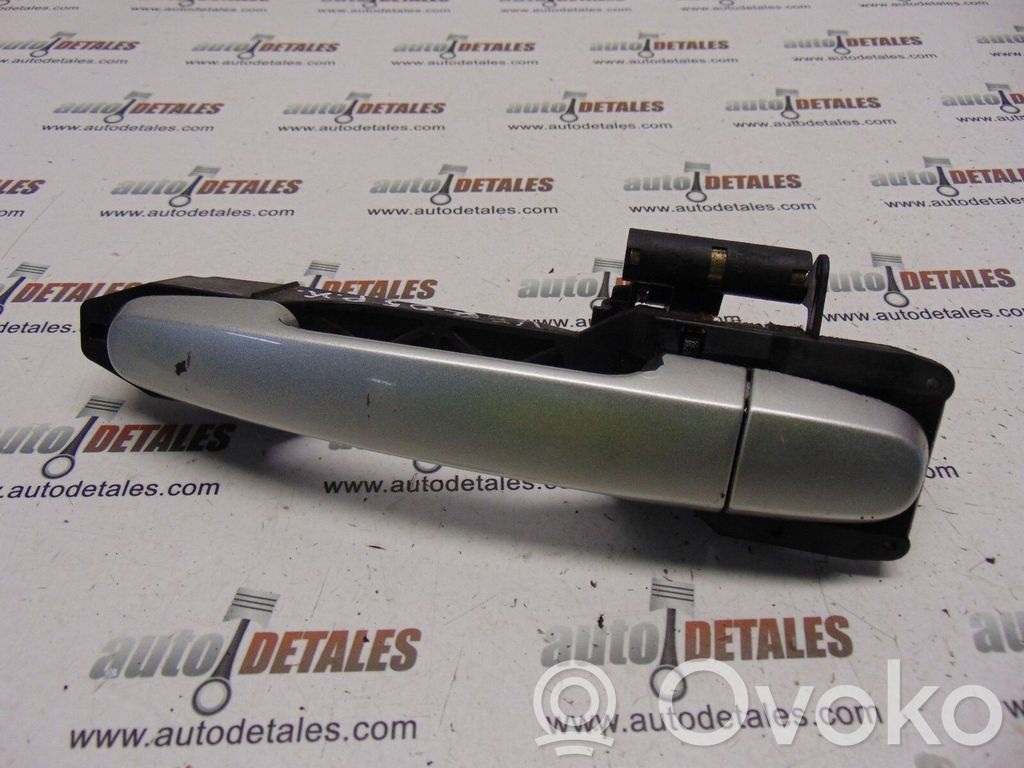 Toyota Corolla Verso AR10 Manecilla externa puerta delantera 