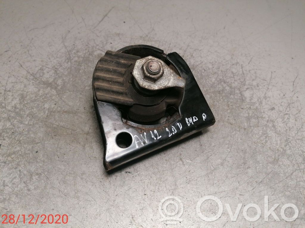 Toyota Avensis T270 Engine mount bracket 